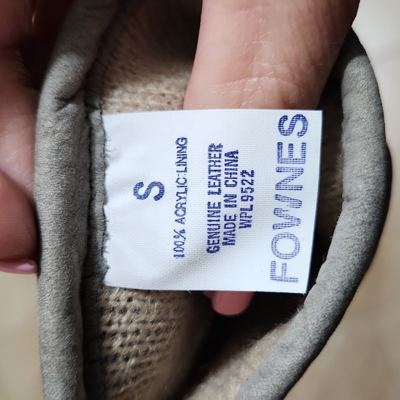 Fownes Ladies Dove Gray Fine Leather Gloves - Picture 5 of 5